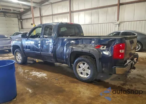 2008 Chevrolet Silverado K1500 z USA, uszkodzony, nr VIN 2GCEK190681226830